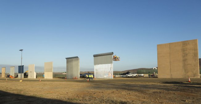 Prototypes Mexican border wall